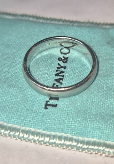 A rare original, 1999 Tiffany & Co. PT950. Man's Platinum ring. A 1999 1st edition.