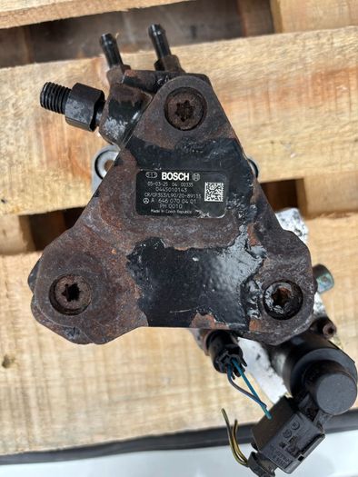 Bosch High Pressure Pump Mercedes W211 Sprinter W203 W209 Viano Vito W A 646 070 04 01
