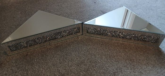 corner Shelves