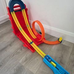 Hot wheels track