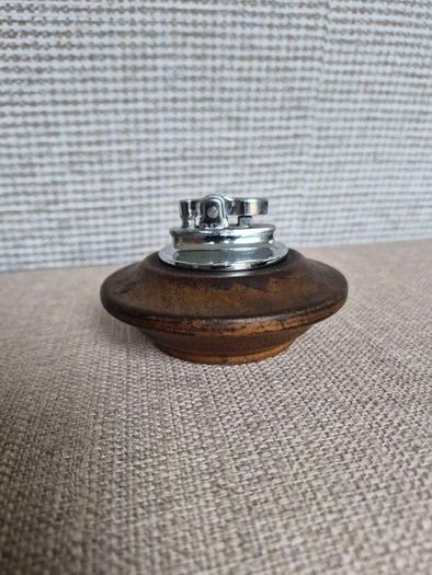 Rolstar Table Lighter with very pleasing wooden base holder