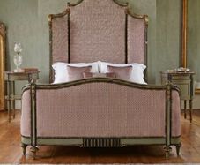 Grand old French large bed and lockers