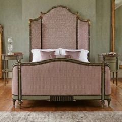 Grand old French large bed and lockers