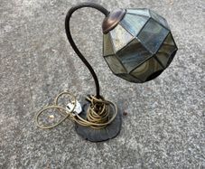Stained glass table lamp