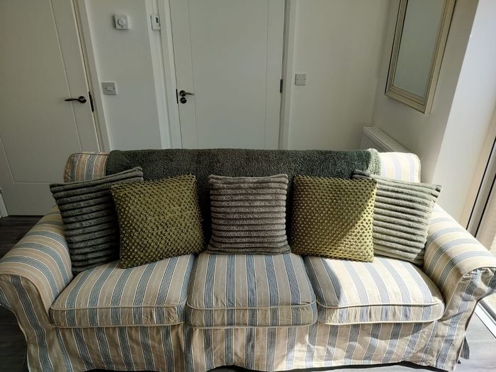 sofa 3 and 2 seater