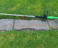 Hedge cutter, hedge trimmer, long reach