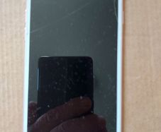 Apple Iphone 7, white, 32 GB, working perfect, some small cracks top right hand corner