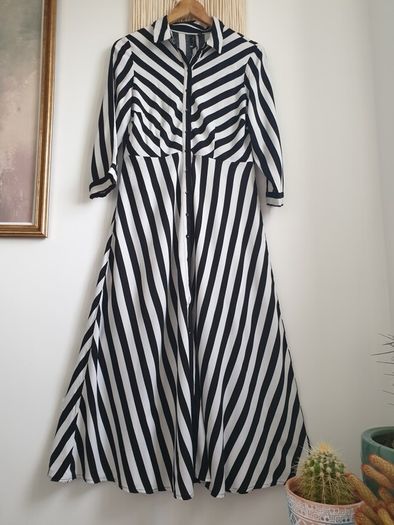 Yas dress size medium