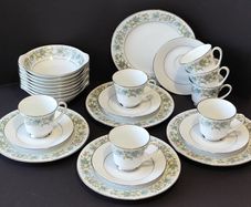 Noritake Savannah Pattern 2031 Porcelain Dinnerware Service, 33 Pieces
