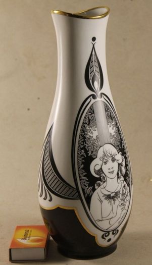 Rare signed beautiful Jurcsak vase