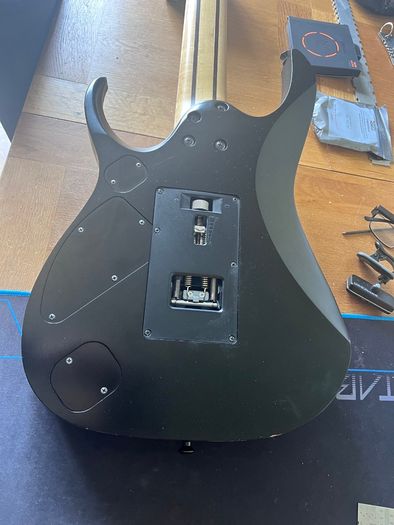 Ibanez RGD2127Z-ISH Prestige - 7 string