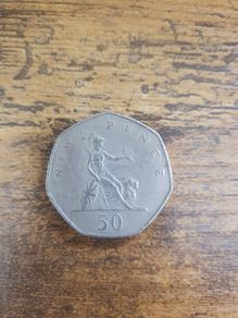Great Britain UK 1981 50 New Pence/50p Elizabeth II Coin - free standard postage