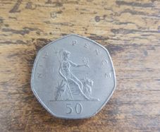Great Britain UK 1981 50 New Pence/50p Elizabeth II Coin - free standard postage