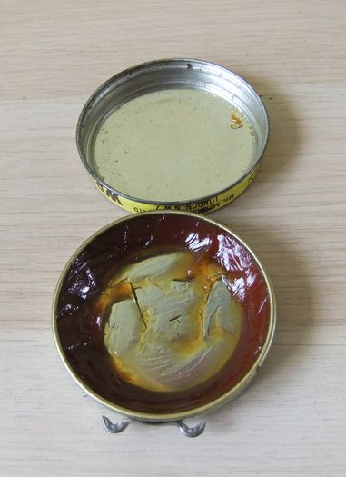 Old Wrens Tin