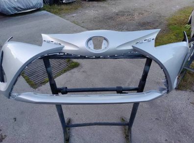 toyota Yaris front bumper