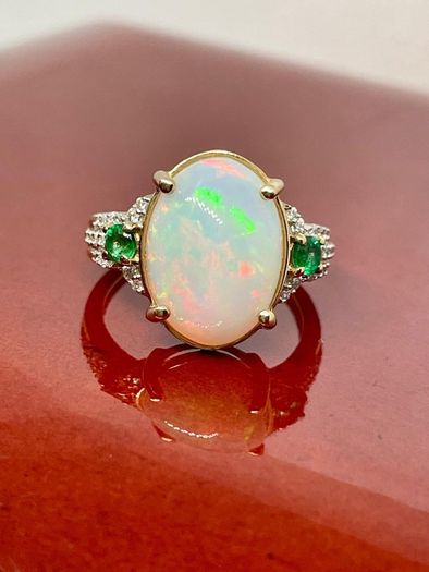 Gold Rind with Opal, Emerald and Moissanite