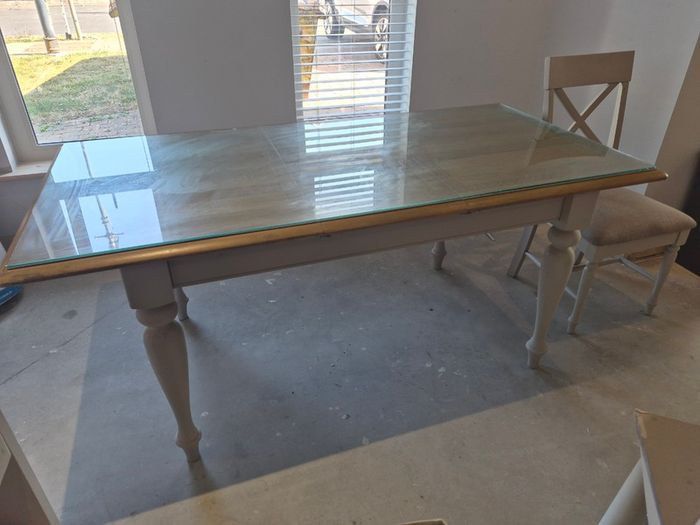 Extendable Kitchen Table and Chairs