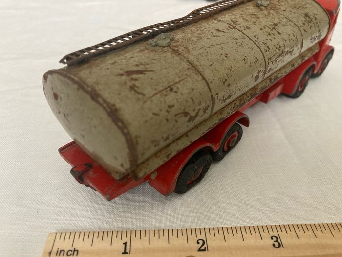 Dinky 504. Fidel 14 ton tanker. 1952/57. Rare fawn tank.