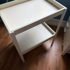 free changing table Ikea