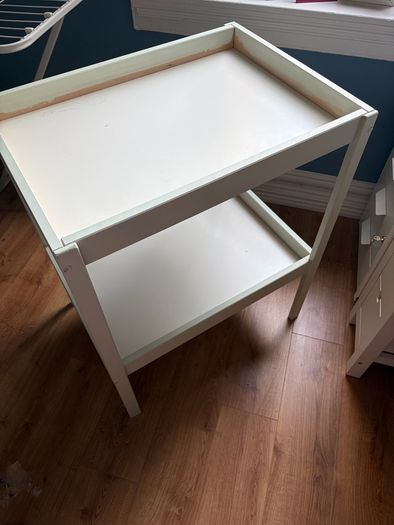 free changing table Ikea