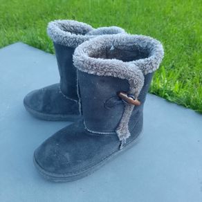 Grey boots girls size 1UK