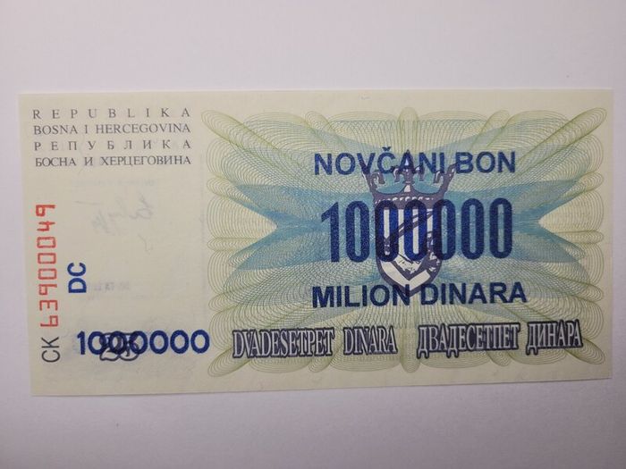 Bosnia - Herzegovina  100,000-100.000,000 Dinara, 1992-1994, 6 notes