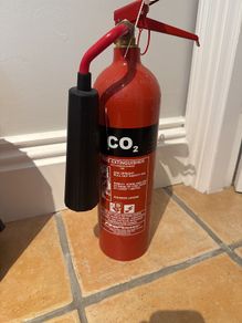 co2 carbon dioxide fire extinguisher