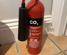 co2 carbon dioxide fire extinguisher