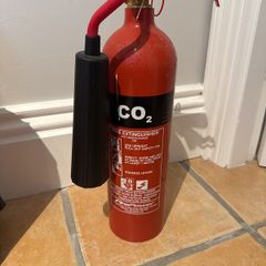 co2 carbon dioxide fire extinguisher