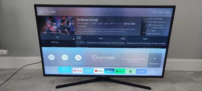 Samsung 43" Crystal UHD 4k HDR Smart Tv, Wifi, Lan, Usb, Saorview