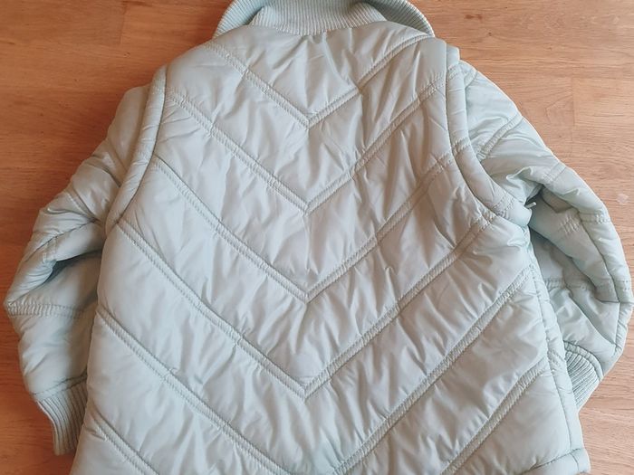 Gorgeous Girls Jacket with Detachable Sleeves Age 3 to 4 Yr