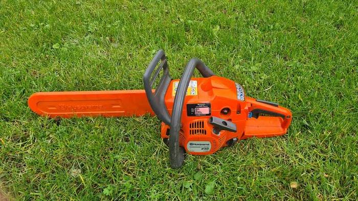Husqvarna 240 x-torq 14" petrol chainsaw