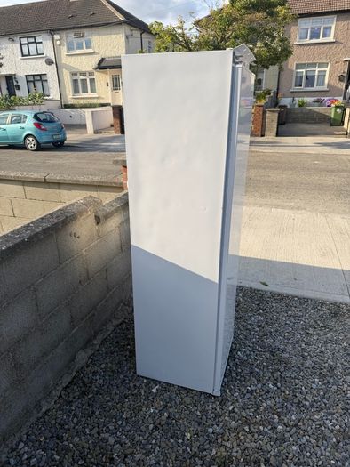 Electriq tall integrated fridge