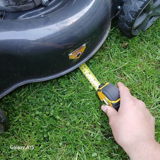 Self drive petrol lawnmower