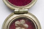 Rare Antique Religious Catholic Relic Reliquia of Saint Maria Goretti Catholic relic of S. Maria Gorgetti medallion charm pendant