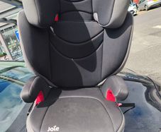 Joie Child Car Seat / Booster Seat Good Condition Lightweight & Practical