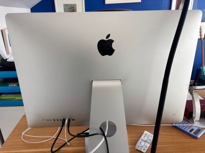 Apple iMac 27" Retina 5K (2019)  40GB RAM / 3.7GH