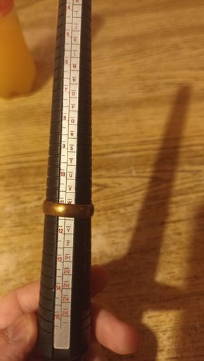 mens 9ct gold ring