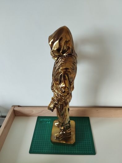 Gold Hoodie Statue 50 cm +