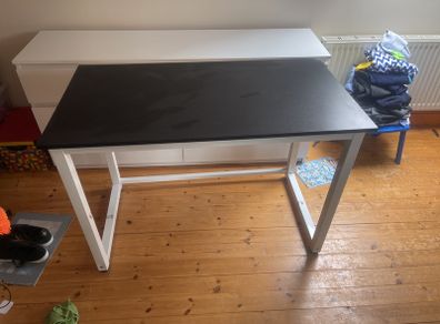 Gaming desk
