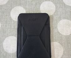 Moft MagSafe wallet