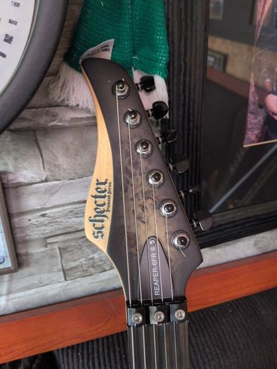 Schecter Reaper 6 FR with sustainiac