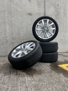 Genuine Volkswagen 17" Alloy Wheels - Bridgestone