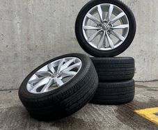Genuine Volkswagen 17" Alloy Wheels - Bridgestone