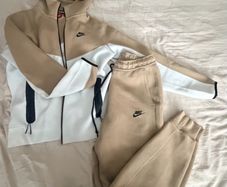 Nike tech fleece set