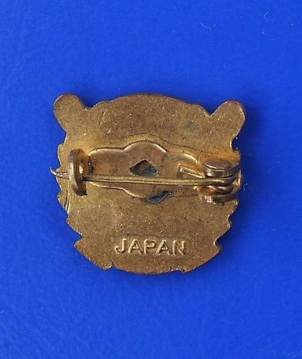 300 CLUB (ten-pin bowing) - award or prize badge for scoring the maximum 300 in a game