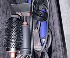 Dyson airwrap with box & accesories