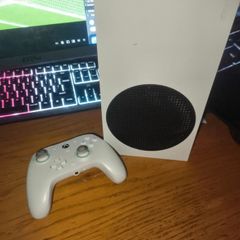 Xbox Series S + Gamesir Controller