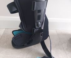 Walker boot size 8 UK, New