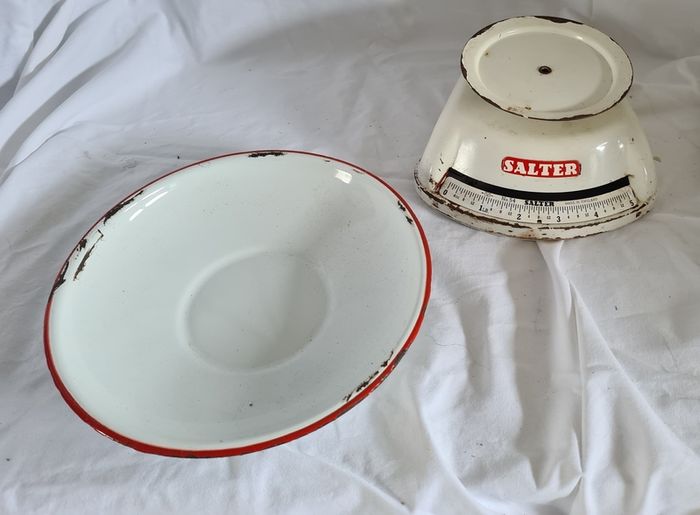 Vintage no 54 Salter domestic scales